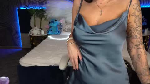 Marina online show from October 2025 05:43:02 AM