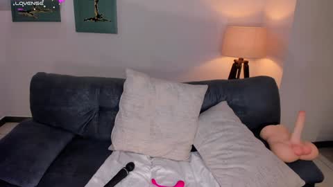 Isa Hill  online show from January 2025 10:08:02 PM