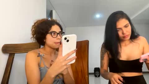 Snapshot of isabellakoffs chatting on January 2025 06:42:01 AM Isabella.. back again online show from January 2025 06:42:01 AM