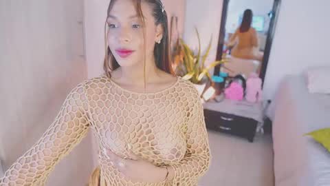 Snapshot of isabellamontier1 chatting on October 2025 04:32:02 AM isabella online show from October 2025 04:32:02 AM