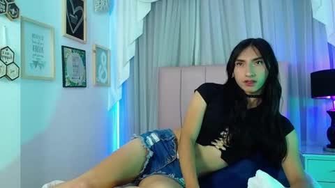 Snapshot of isabelledaza chatting on December 2025 01:05:02 PM Isabelle Daza online show from December 2025 01:05:02 PM