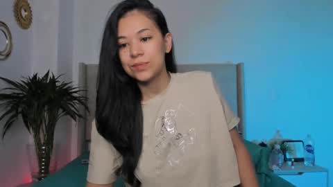 Snapshot of isabellediaz chatting on February 2025 11:31:01 AM Isabelle Diaz online show from February 2025 11:31:01 AM