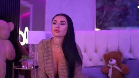 IsabelleHunt online show from September 2025 05:07:01 AM
