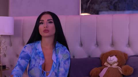 IsabelleHunt online show from September 2025 05:07:01 AM