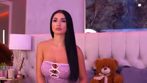 IsabelleHunt online show from September 2025 04:47:01 AM