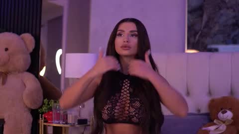 IsabelleHunt online show from October 2025 05:28:01 AM