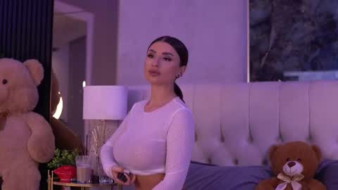 IsabelleHunt online show from October 2025 04:55:01 AM