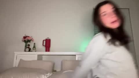 Snapshot of isabellekinsley chatting on February 2025 03:53:01 AM isabellekinsley online show from February 2025 03:53:01 AM