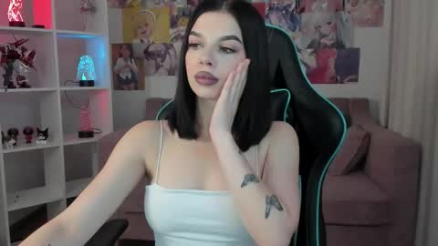 isabellevale online show from September 2025 07:28:01 PM