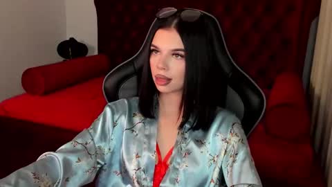 isabellevale online show from October 2025 06:49:02 PM