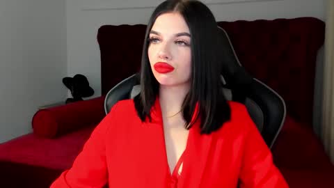 isabellevale online show from October 2025 07:04:02 PM