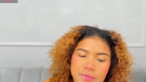 Snapshot of isabellsmmith chatting on February 2025 03:32:02 AM Isabellsmmith online show from February 2025 03:32:02 AM