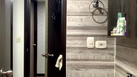 Isa online show from September 2025 01:05:02 AM