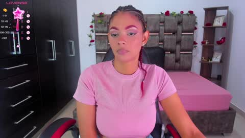 Snapshot of isabelreyes_ chatting on December 2024 08:51:02 PM Hi mi name is Isabel online show from December 2024 08:51:02 PM