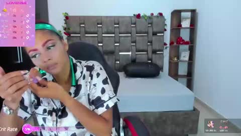 Snapshot of isabelreyes_ chatting on February 2025 03:51:01 AM Hi mi name is Isabel online show from February 2025 03:51:01 AM