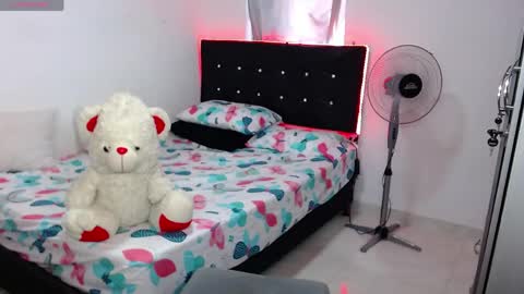 Snapshot of isadora_conde1_ chatting on May 2026 09:23:02 PM isadora online show from May 2026 09:23:02 PM