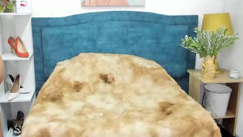 Isabel online show from April 2026 12:43:01 PM