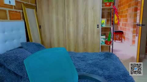 Snapshot of isapaz90 chatting on October 2025 01:52:02 PM Isabela Paz online show from October 2025 01:52:02 PM