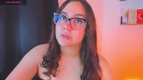 Snapshot of isarhodes_ chatting on January 2025 09:52:02 PM Isa online show from January 2025 09:52:02 PM