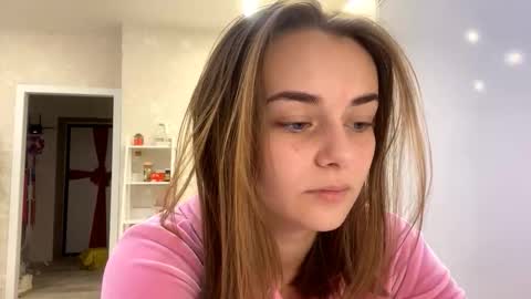 Snapshot of isauratorkelson chatting on December 2025 06:40:01 AM Issa online show from December 2025 06:40:01 AM