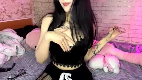 Snapshot of isauratorkelson chatting on February 2026 11:10:01 AM Issa online show from February 2026 11:10:01 AM