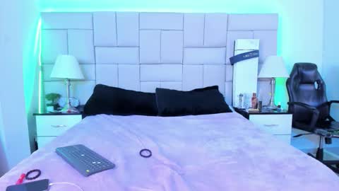 Pauli online show from November 2025 11:48:02 PM