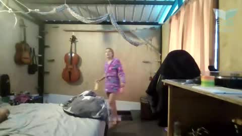 Isis SUN online show from February 2026 10:50:02 PM