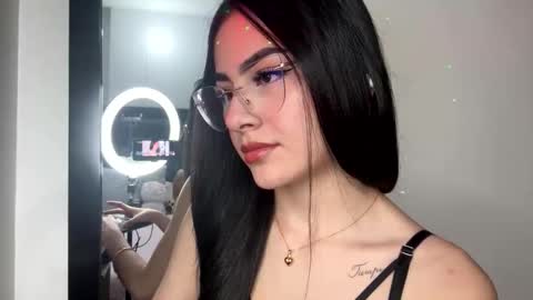 Snapshot of islacole chatting on October 2025 03:25:01 AM Cute Isla  online show from October 2025 03:25:01 AM