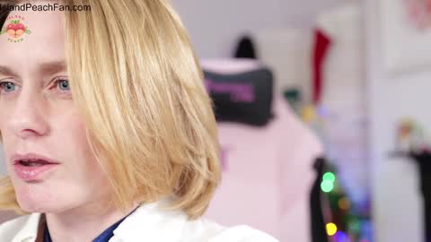 Lou  Peaches online show from December 2025 03:08:02 PM