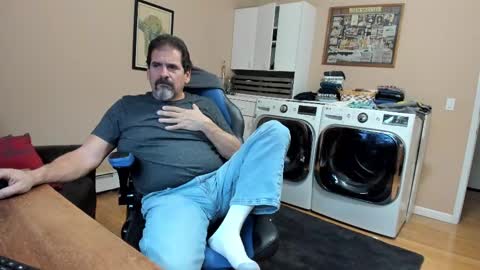 Snapshot of islandguy70 chatting on October 2025 09:16:01 PM Jim online show from October 2025 09:16:01 PM