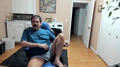 Snapshot of islandguy70 chatting on November 2025 12:13:02 AM Jim online show from November 2025 12:13:02 AM