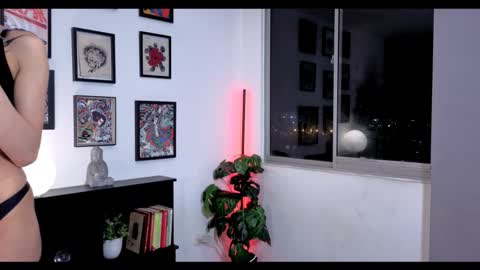 Julyane online show from November 2025 11:43:02 PM