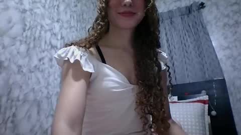 Snapshot of issa30213 chatting on December 2024 01:57:02 AM Issa online show from December 2024 01:57:02 AM