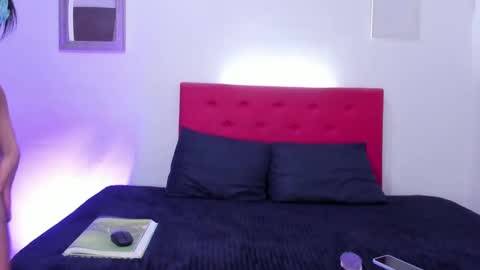 issa_kitty online show from December 2024 06:21:01 PM