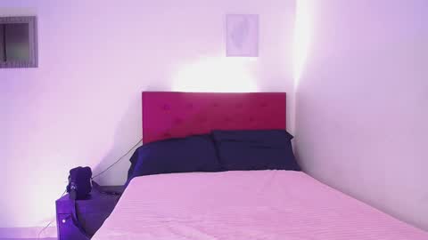 issa_kitty online show from December 2024 04:30:01 PM