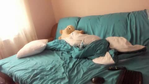 Issabelle online show from January 2026 07:43:02 AM