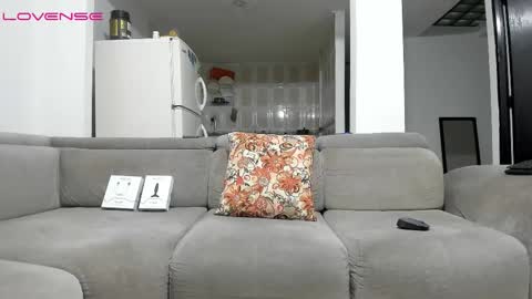 Isabella  online show from November 2025 05:00:01 PM