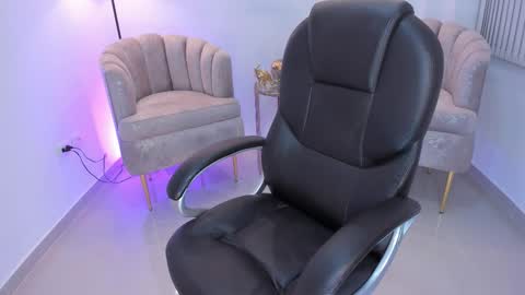 issi_loren online show from December 2025 12:59:02 AM