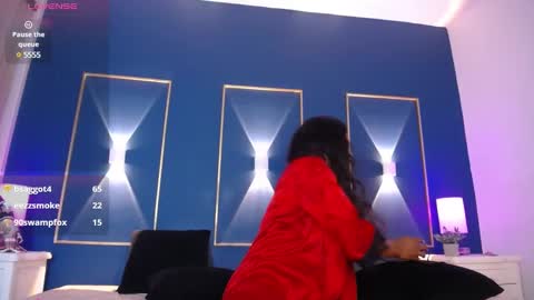 Snapshot of issyrosse chatting on December 2024 03:17:01 PM Isabelle online show from December 2024 03:17:01 PM