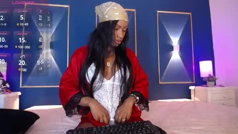 Snapshot of issyrosse chatting on January 2025 12:09:02 PM Isabelle online show from January 2025 12:09:02 PM