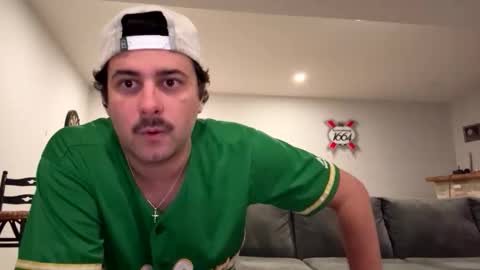 italianladd online show from November 2025 05:06:01 AM