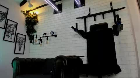 Italo Moore online show from January 2026 11:12:02 AM