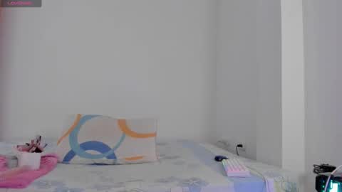 Snapshot of its_me_miley chatting on October 2025 01:23:02 PM Miley hurtado online show from October 2025 01:23:02 PM