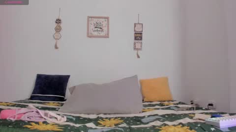 Snapshot of its_me_miley chatting on November 2025 02:50:01 PM Miley hurtado online show from November 2025 02:50:01 PM