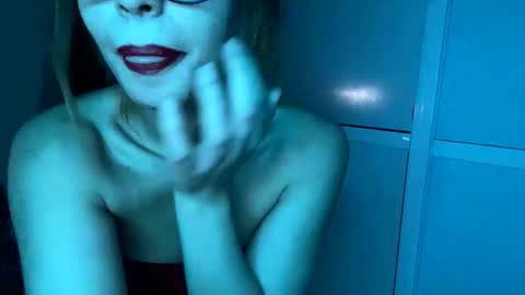 Snapshot of its_rachelle00 chatting on December 2024 12:04:01 AM its_rachelle00 online show from December 2024 12:04:01 AM