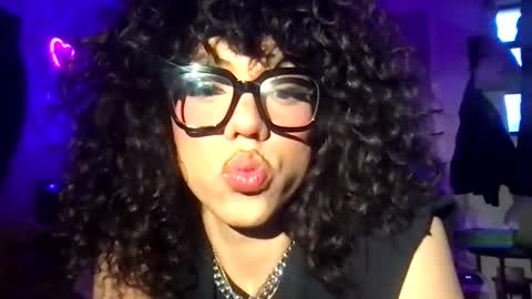 Snapshot of itsariessecrets chatting on February 2025 12:07:01 AM itsariessecrets online show from February 2025 12:07:01 AM