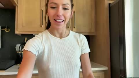 itscaylawatsun online show from February 2025 11:00:02 PM