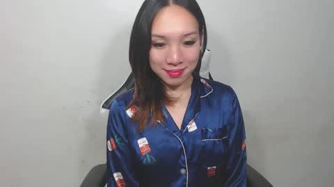 Snapshot of itsmehotqueen chatting on October 2025 04:37:02 PM itsmehotqueen online show from October 2025 04:37:02 PM