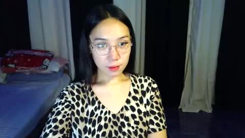 Snapshot of itsmehotqueen chatting on May 2026 11:37:02 AM itsmehotqueen online show from May 2026 11:37:02 AM