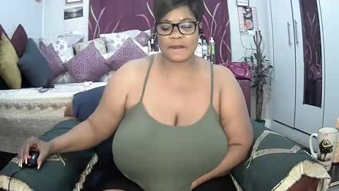 itumeleng74 online show from February 2025 10:58:01 PM